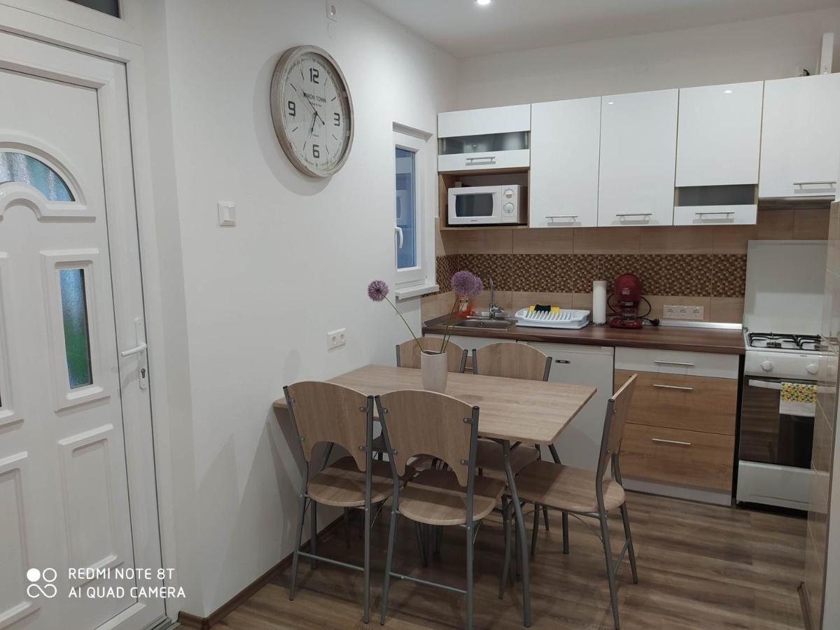 Evelyn Apartman Хайдусобосло Экстерьер фото