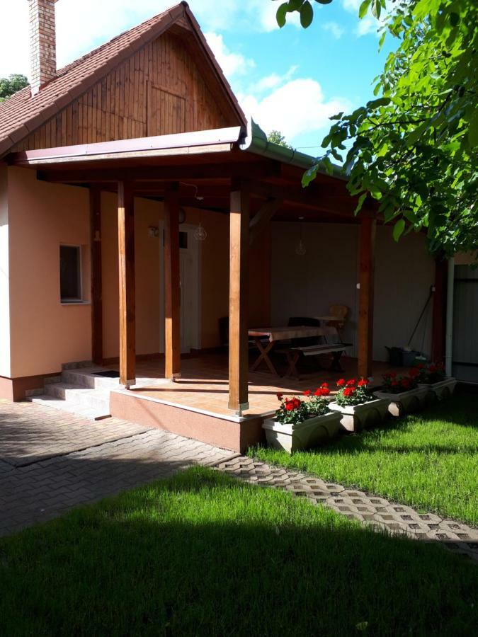 Evelyn Apartman Хайдусобосло Экстерьер фото